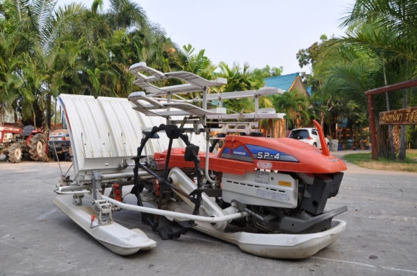 ขายรถดำนาเดินตามKUBOTA SP4 สภาพสวยจัด นำเข้าญี่ปุ่นยังไม่เคยใช้ในไทย 42,000บาท!!