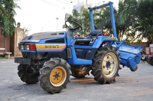ขายรถไถ ISEKE 165Fขับ4ล้อ สภาพเดิมจากญี่ปุ่น อุปกรณ์ครบ 85,000บาท