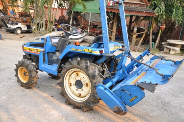 ขายรถไถ ISEKE 165Fขับ4ล้อ สภาพเดิมจากญี่ปุ่น อุปกรณ์ครบ 85,000บาท