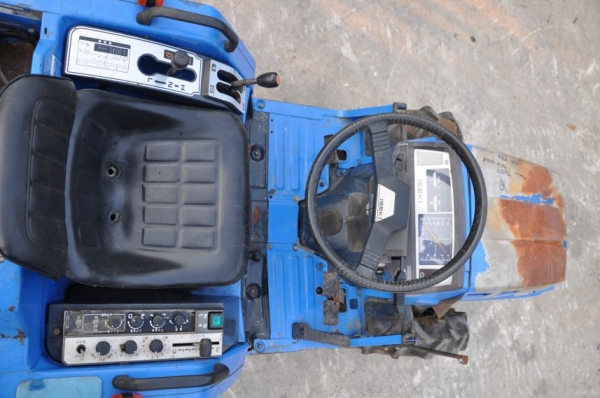 ขายรถไถ ISEKE 165Fขับ4ล้อ สภาพเดิมจากญี่ปุ่น อุปกรณ์ครบ 85,000บาท