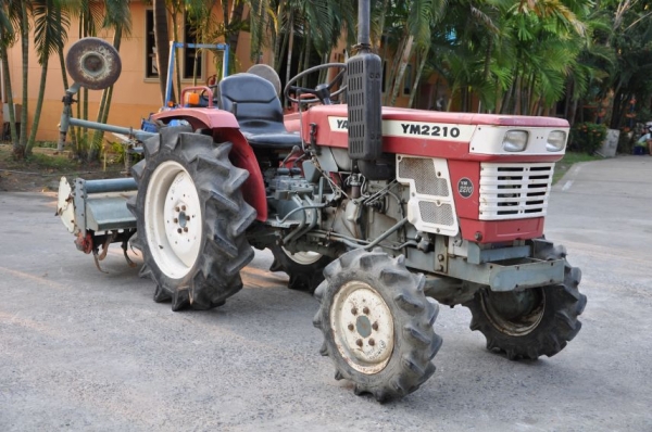 ขายรถไถ YANMAR YM2210ขับ4ล้อ นำเข้าจากญี่ปุ่น 120,000บาทเท่านั้น!!