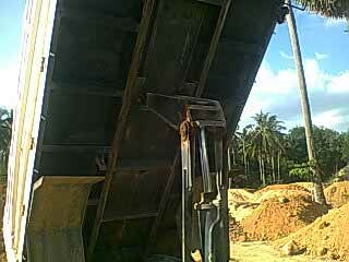 รถฮีโน่ 6 ล้อดั๊ม 175 แรงม้า ปี 53 ( ปลายปี )    สนใจติดต่อ 081 - 6079515