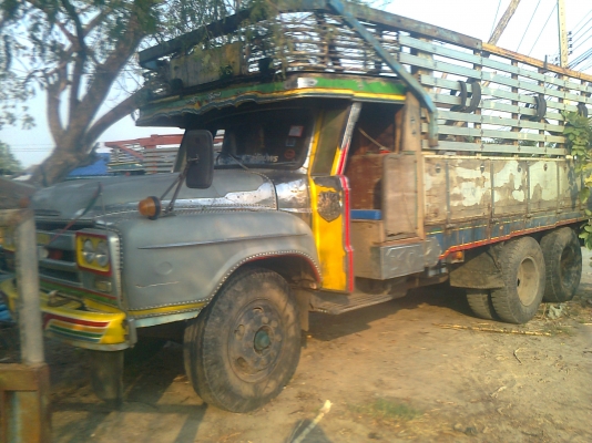 ISUZU หัวหน้า 10 ล้อ 2 เพลาดัมพ์