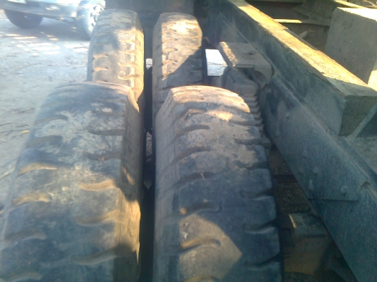 ISUZU หัวหน้า 10 ล้อ 2 เพลาดัมพ์