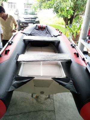 เรือยางท้องไฟเบอร์ MAGNUM BOAT
