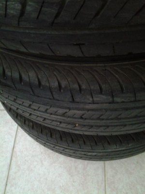 ขายล้อพร้อมยาง215/70 ขอบ 15 ป้ายแดงถูกๆครับ