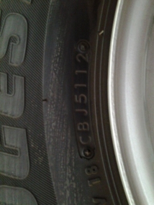 ขายล้อพร้อมยาง215/70 ขอบ 15 ป้ายแดงถูกๆครับ