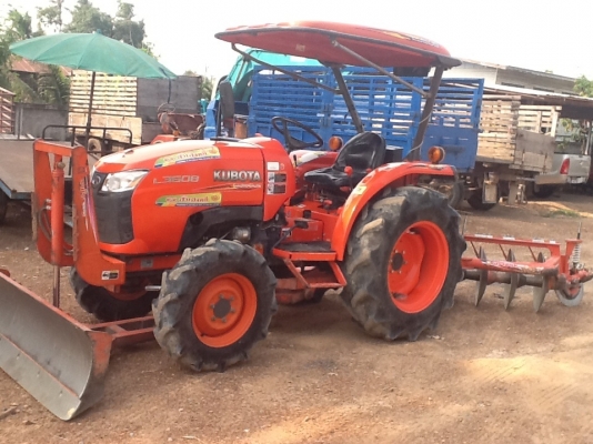 คูโบต้า L3608 4 WD ใบมีดดันหน้าช้าง ผาน 6 ช้างรถไร่ไม่เคยลงนา งามๆ