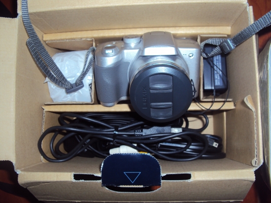 ขายกล้องดิจิตอล panasonic lumix dmc-fz5 ใหม่ มากๆใชัครั้งเดียว ขายกล้องดิจิตอล panasonic lumix dmc-fz5 ใหม่ มากๆใชัครั้งเดียว