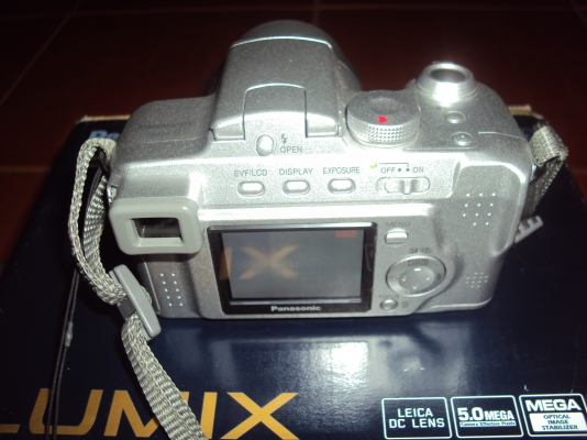 ขายกล้องดิจิตอล panasonic lumix dmc-fz5 ใหม่ มากๆใชัครั้งเดียว ขายกล้องดิจิตอล panasonic lumix dmc-fz5 ใหม่ มากๆใชัครั้งเดียว