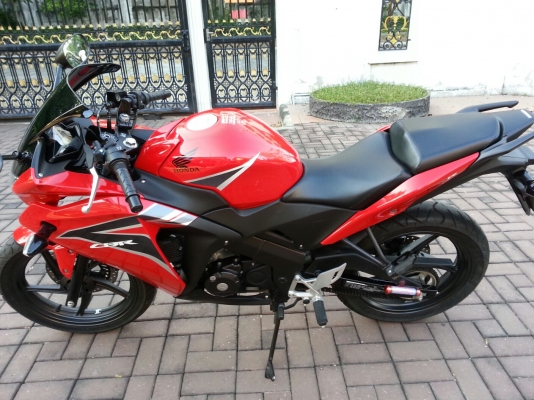ขาย cbr 150i ถูก ๆ จร้า รถใช้น้อย จอดบ่อย ต้องการหาผู้ไปดูแลต่อครับ ของเหลว ผ้าเบรก ดูแลตลอด ไม่ได้ขับก็ยังหมันเปลี่ยน  สีใหม่ ไม่ได้จอดตากแดด แถท่อสูตร ซื้อมาใส่ไปหนึ่งทีแล้วก็ถอดเปลี่ยนเพราะโดนด่า แถมให้ด้วย ฟรี  ๆ  1 ใบ