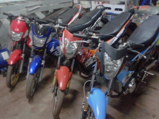 โซนิคพร้อมใช้งานหลายคัน