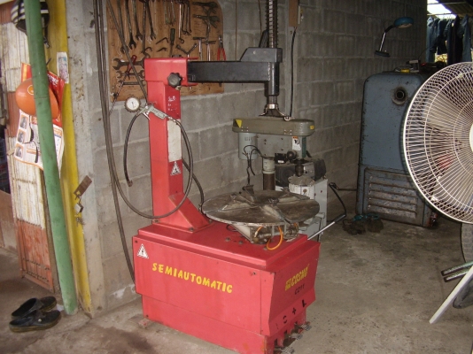 ขายเครื่องถอดยาง COSMO C21 ราคา 28,000.- ขายเครื่องถอดยาง COSMO C21 ราคา 28,000.-