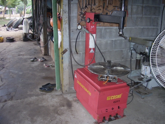 ขายเครื่องถอดยาง  COSMO  C21  ราคา  28,000.-