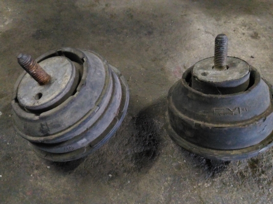 ยางแท่นเครื่องBMW318 325 E36แท้นอก อันละ500บาท