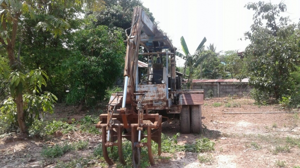 ขาย รถคีบประกอบ 6 ล้อ เครื่อง EH700 168 แรงม้า รถใช้งานได้ปกติครับ เครื่องดี ปั้มดี ราคาต่อรองได้