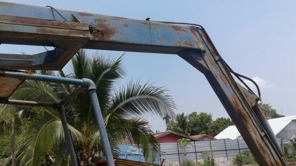 ขาย รถคีบประกอบ 6 ล้อ เครื่อง EH700 168 แรงม้า รถใช้งานได้ปกติครับ เครื่องดี ปั้มดี ราคาต่อรองได้