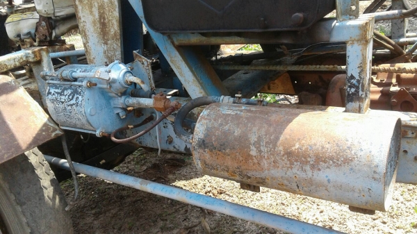 ขาย รถคีบประกอบ 6 ล้อ เครื่อง EH700 168 แรงม้า รถใช้งานได้ปกติครับ เครื่องดี ปั้มดี ราคาต่อรองได้