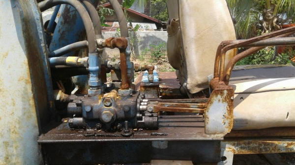 ขาย รถคีบประกอบ 6 ล้อ เครื่อง EH700 168 แรงม้า รถใช้งานได้ปกติครับ เครื่องดี ปั้มดี ราคาต่อรองได้