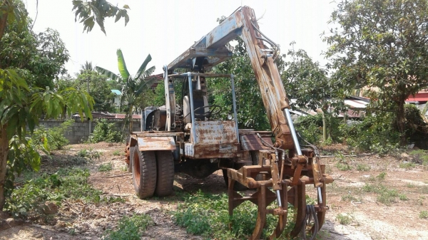 ขาย รถคีบประกอบ 6 ล้อ เครื่อง EH700 168 แรงม้า รถใช้งานได้ปกติครับ เครื่องดี ปั้มดี ราคาต่อรองได้