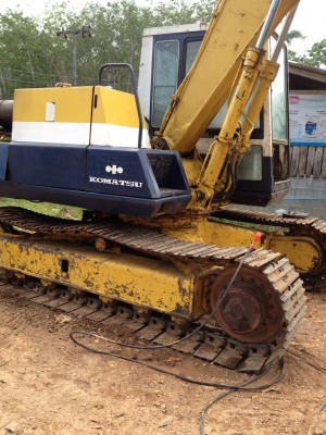 KOMATSU PC100-3 รถสวย เครื่องดี โซ่ได้ เฟรมไม่ผุ พร้อมใช้งานได้เลย ราคาต่อรองได้ สนใจติดต่อ087297673