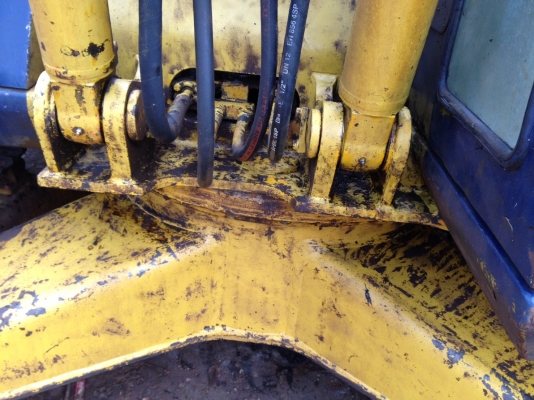 KOMATSU PC100-3 รถสวย เครื่องดี โซ่ได้ เฟรมไม่ผุ พร้อมใช้งานได้เลย ราคาต่อรองได้ สนใจติดต่อ087297673 KOMATSU PC100-3 รถสวย เครื่องดี โซ่ได้ เฟรมไม่ผุ พร้อมใช้งานได้เลย ราคาต่อรองได้ สนใจติดต่อ087297673