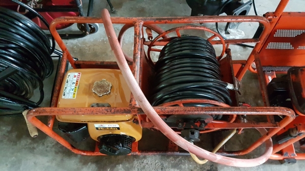 ชุดปั้มอัดฉีดเครื่องยนต์เบนชิล robin ey20 5แรงม้า รุ่นใหม่ พร้อมปั้มฉีดยา yoshi ขนาด6หุน  สภาพสวย  สายยาว 100เมตร นำเข้าจากญี่ปุ่น ไม่เคยใช้ในไทย