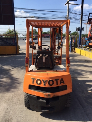 TOYOTA 4FG15 เครื่องเบนซิล เกียร์ธรรมดา เสาสูง4.7เมตร งาเท สนใจติดต่อ 083-062-0223(ปอน)