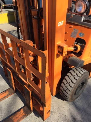 TOYOTA 4FG15 เครื่องเบนซิล เกียร์ธรรมดา เสาสูง4.7เมตร งาเท สนใจติดต่อ 083-062-0223(ปอน)