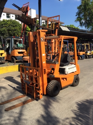 TOYOTA 4FG15 เครื่องเบนซิล เกียร์ธรรมดา เสาสูง4.7เมตร งาเท สนใจติดต่อ 083-062-0223(ปอน)