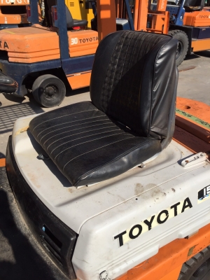 TOYOTA 4FG15 เครื่องเบนซิล เกียร์ธรรมดา เสาสูง4.7เมตร งาเท สนใจติดต่อ 083-062-0223(ปอน)