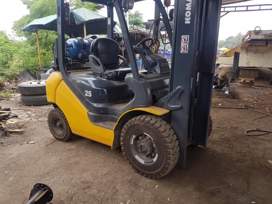ขายรถยก2.5T.KOMATSUรุ่น17เสา4เมตร