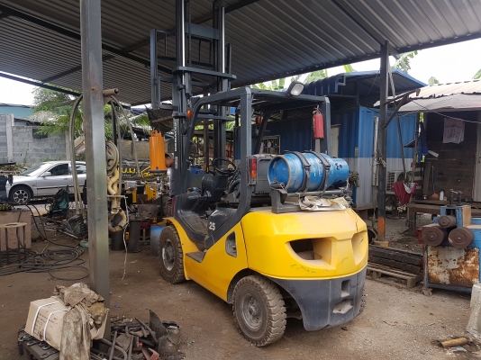 ขายรถยก2.5T.KOMATSUรุ่น17เสา4เมตร