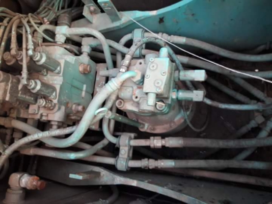 ขายKOBELCO SK200-3LC  รถสวย สภาพดี  แทรค 70  เอกสารอินวอยครบ  ลองระบบกันได้ทุกวัน  โทร  089-3818694  ดวงนภา