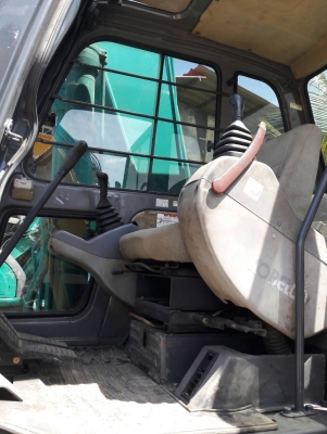 ขายKOBELCO SK200-3LC  รถสวย สภาพดี  แทรค 70  เอกสารอินวอยครบ  ลองระบบกันได้ทุกวัน  โทร  089-3818694  ดวงนภา