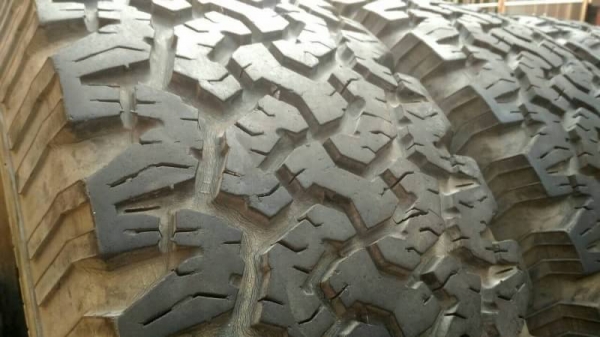 ยาง  BF ALL  265 x 70 x 17  ปลายปี 12