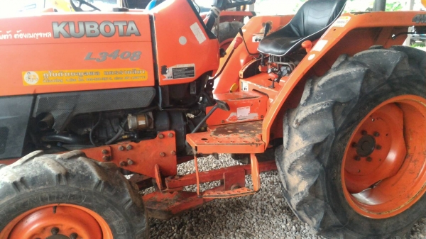 ขายรถไถ KUBOTA L3408 2เพลา 34 แรงม้า แถมอุปกรณ์ 2 ชิ้น ดันหน้าและผานหลัง ทะเบียนพร้อมโอน พร้อมใช้งานได้เลย ราคา 200,000 มีรถขนส่งบริการขนส่งทั่วไทย สามย่านแทรคเตอร์ อ.แกลง จ.ระยอง 0818618678,0899347475 https://www.facebook.com/DC-Tractor-Rayong-3071545327