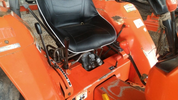 ขายรถไถ KUBOTA L3408 2เพลา 34 แรงม้า แถมอุปกรณ์ 2 ชิ้น ดันหน้าและผานหลัง ทะเบียนพร้อมโอน พร้อมใช้งานได้เลย ราคา 200,000 มีรถขนส่งบริการขนส่งทั่วไทย สามย่านแทรคเตอร์ อ.แกลง จ.ระยอง 0818618678,0899347475 https://www.facebook.com/DC-Tractor-Rayong-3071545327