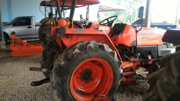 ขายรถไถ KUBOTA L3408 2เพลา 34 แรงม้า แถมอุปกรณ์ 2 ชิ้น ดันหน้าและผานหลัง ทะเบียนพร้อมโอน พร้อมใช้งานได้เลย ราคา 200,000 มีรถขนส่งบริการขนส่งทั่วไทย สามย่านแทรคเตอร์ อ.แกลง จ.ระยอง 0818618678,0899347475 https://www.facebook.com/DC-Tractor-Rayong-3071545327