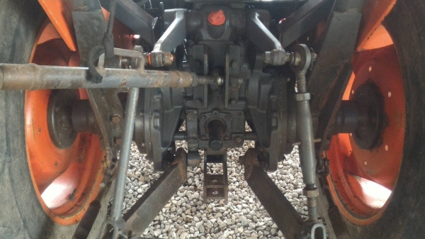 ขายรถไถ KUBOTA L3408 2เพลา 34 แรงม้า แถมอุปกรณ์ 2 ชิ้น ดันหน้าและผานหลัง ทะเบียนพร้อมโอน พร้อมใช้งานได้เลย ราคา 200,000 มีรถขนส่งบริการขนส่งทั่วไทย สามย่านแทรคเตอร์ อ.แกลง จ.ระยอง 0818618678,0899347475 https://www.facebook.com/DC-Tractor-Rayong-3071545327