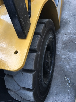 ขายรถ Forklift TCM FD10 สภาพนางฟ้า เก่านอก สนใจหรือสอบถามรายละเอียดเพิ่มเติม 0874880101 Line ID: Kongniwatsiri