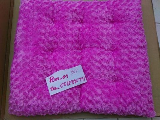 เบาะรองนั่งขนนุ่มฟู  ขนาด 75x85 ซม.