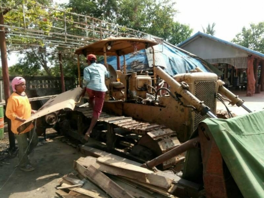 TRACTIR D5 เครื่อง 44 V ฝาบางมี 2 คัน/หนึ่งคันใช้งานปกติ อีกคันฟิตเครื่องแล้วแต่ยังไม่ประกอบ/มีอินวอย1 คัน/ขาย.2 คัน 350,000 ฿.(สุรินทร์)0861113263ช่างต๊ะ