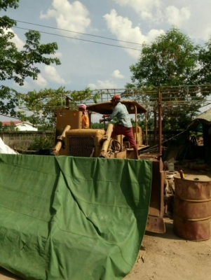 TRACTIR D5 เครื่อง 44 V ฝาบางมี 2 คัน/หนึ่งคันใช้งานปกติ อีกคันฟิตเครื่องแล้วแต่ยังไม่ประกอบ/มีอินวอย1 คัน/ขาย.2 คัน 350,000 ฿.(สุรินทร์)0861113263ช่างต๊ะ