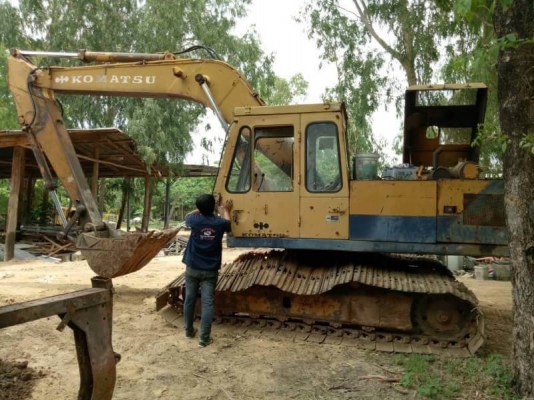 KOMATSU  285,000 บาท PC 200 LC-2. ทำงาน ดี เครื่องดี ปั้มดี  สภาพพร้อมใช้. เอกสารสัญญาซื้อขาย.   รถยุ กาฬสินธุ์ โทร&amp;ไอดีไลน์ 0610710295