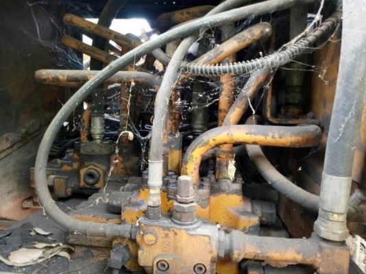 KOMATSU  285,000 บาท PC 200 LC-2. ทำงาน ดี เครื่องดี ปั้มดี  สภาพพร้อมใช้. เอกสารสัญญาซื้อขาย.   รถยุ กาฬสินธุ์ โทร&amp;ไอดีไลน์ 0610710295