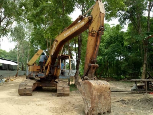 KOMATSU  285,000 บาท PC 200 LC-2. ทำงาน ดี เครื่องดี ปั้มดี  สภาพพร้อมใช้. เอกสารสัญญาซื้อขาย.   รถยุ กาฬสินธุ์ โทร&amp;ไอดีไลน์ 0610710295