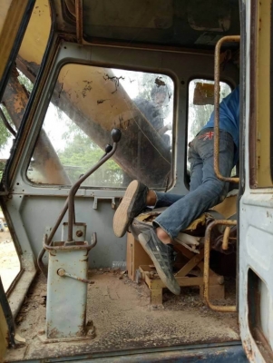 KOMATSU  285,000 บาท PC 200 LC-2. ทำงาน ดี เครื่องดี ปั้มดี  สภาพพร้อมใช้. เอกสารสัญญาซื้อขาย.   รถยุ กาฬสินธุ์ โทร&amp;ไอดีไลน์ 0610710295