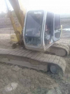 ขาย 585,000 บาท SUMITOMO SH200 เครืองดี โช่หนา เอวแน่น พร้อมใช้ เอกสารเล่มทะเบียน  รถอยู่ จ.อุบลราชธานี. โทร 098-1862844 อ๊อฟ 101 ไอดีไลน์ ja5657