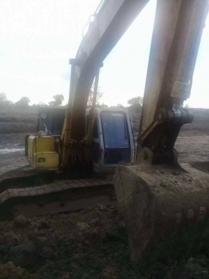 ขาย 585,000 บาท SUMITOMO SH200 เครืองดี โช่หนา เอวแน่น พร้อมใช้ เอกสารเล่มทะเบียน  รถอยู่ จ.อุบลราชธานี. โทร 098-1862844 อ๊อฟ 101 ไอดีไลน์ ja5657